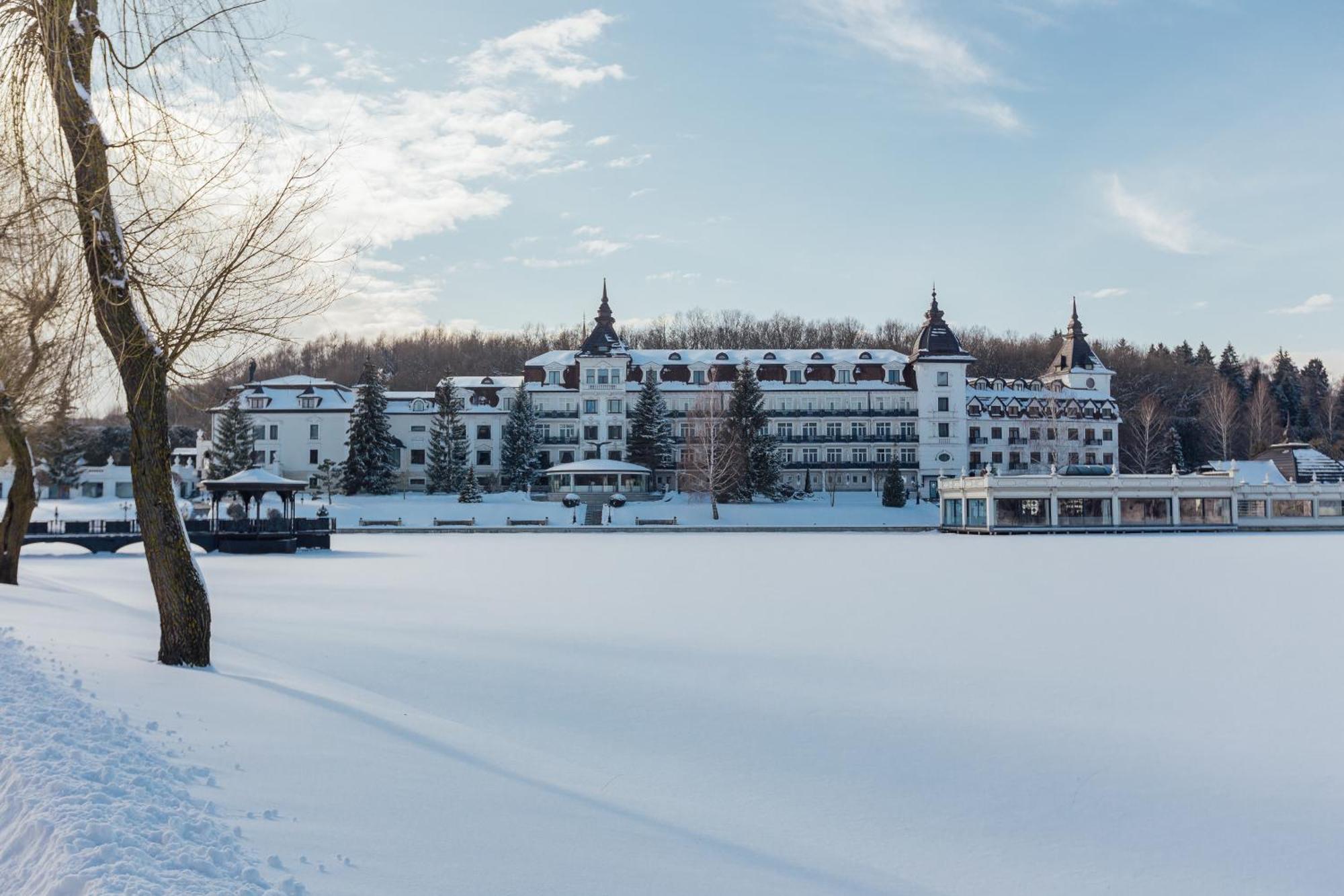 Edem Resort Medical & Spa Strelki  Eksteriør bilde